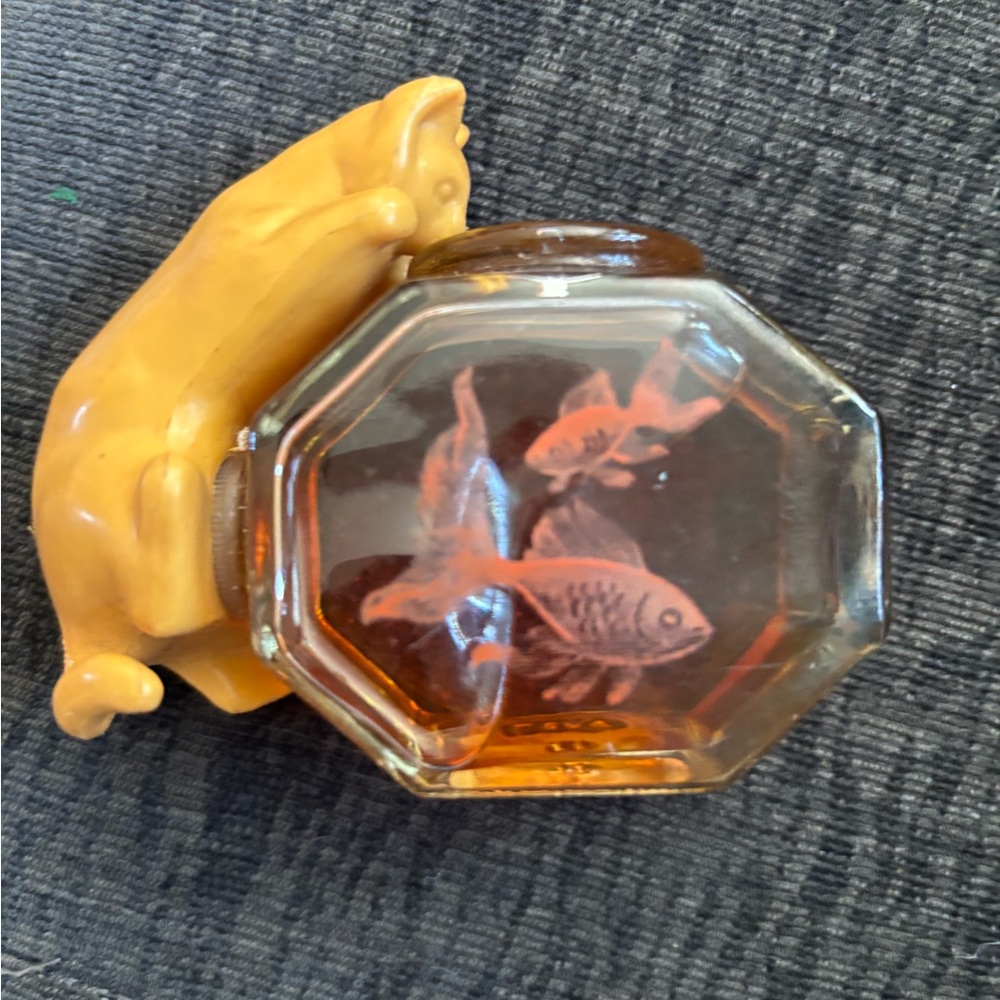 Vintage Avon Cat Figurines with perfume/cologne. Never used. - Picture 6 of 8